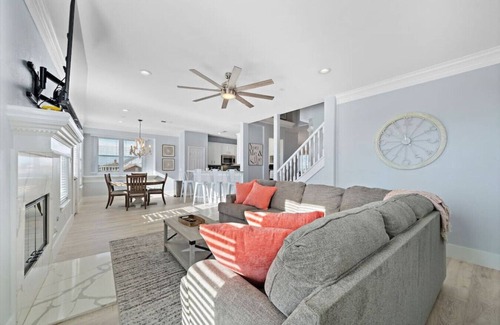 Galveston House | West Galveston Home, Minutes from the Beach