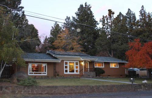 West Hills House | West Hills HideAway