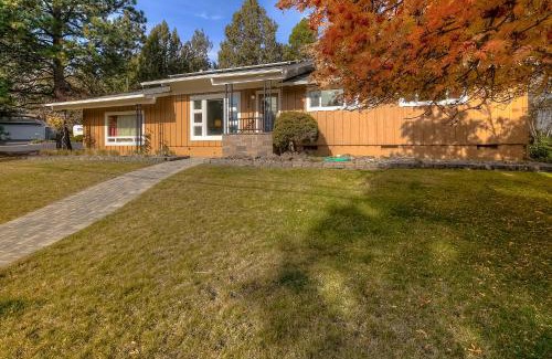 West Hills House | West Hills HideAway