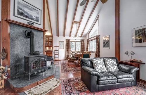 West Meadows House | West Meadows Luxury Get-a-way Home WM9 in Kirkwood