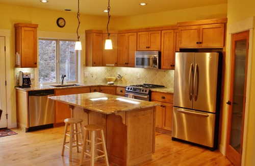 Sagewood House | West Side Beauty! Can't get much closer to Mount Bachelor and Cascade Lakes Hwy!