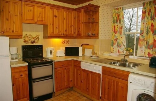 Biggar Cottage | West Twin, Carmichael Country Cottages. Ideal family cottage close to deer park. Pets welcome.