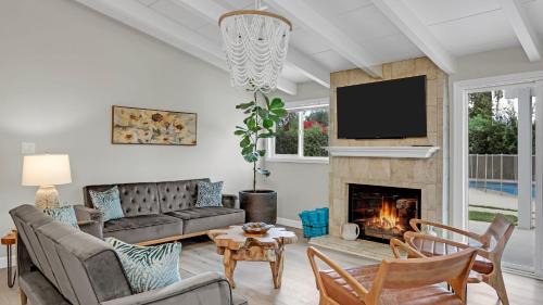 Woodland Hills House | West Valley by AvantStay Large Yard w Pool