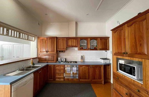 Westbourne Park House | Westbourne Park Salt Pool and Spa; a Pet Friendly 8BR Family Retreat w/Salt Pool, Near City & Cafés