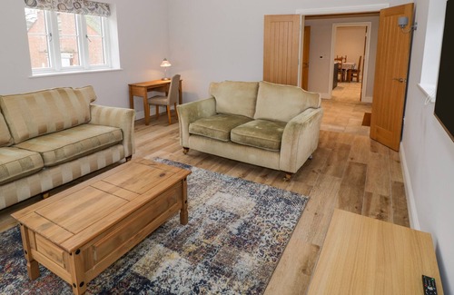 Gretton Other | WESTER, character holiday cottage, with a garden in Crick