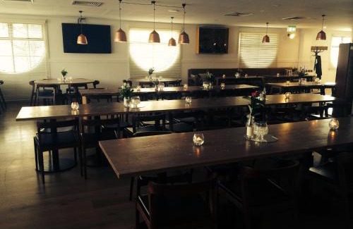 Emerald Hotel | Western Gateway Motel and Apartments