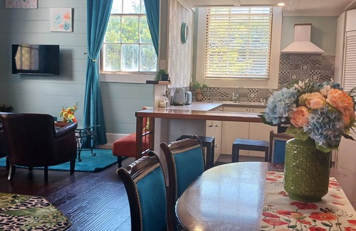 Kaipara District Apartment | WHARE KURA - Two Interconnecting Guest-Wings at the Old Aratapu School House