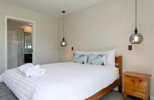 Wharewaka House | Wharewaka Escape, Modern 3BR Family Home Near Lake and Shops
