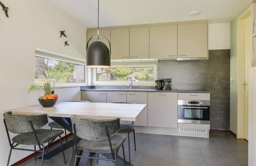 Vijlen House | Wheelchair-Friendly Home in Reevallis