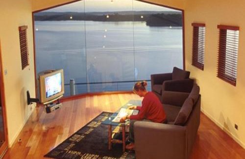 Strahan Apartment | Wheelhouse Apartments