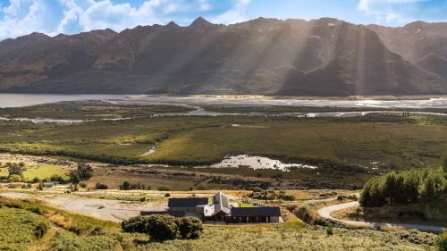 Glenorchy House | Whenua Lodge - Our Land Lodge