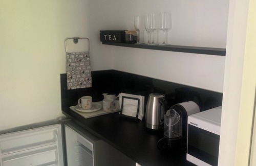 Yahl Cottage | Whiskers Cottage cosy romantic getaway in the Limestone Coast near Mt Gambier.