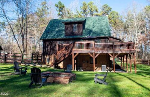 McLeansville House | Whisper Chalet Reunions Groups 20 Plus Guests