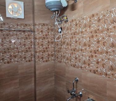 Kandaghat House | Whispering