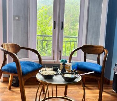 Kandaghat House | Whispering