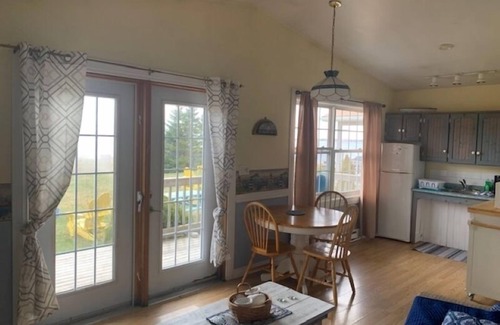 Ingomar Cottage | Whispering Waves Cottages