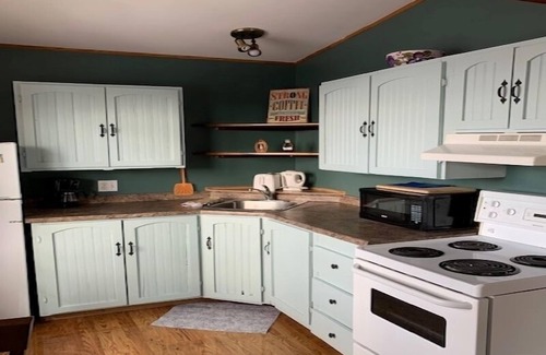 Ingomar Cottage | Whispering Waves Cottages