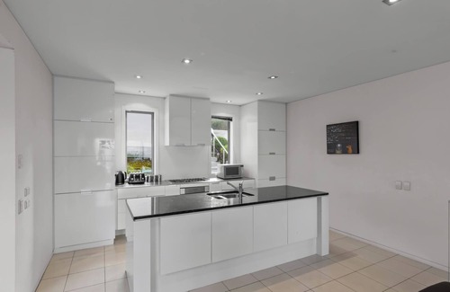 Fernhill Apartment | White Diamond Holiday Home