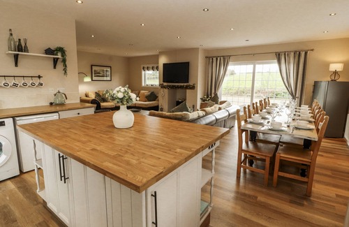 Great Clifton Cottage | White Gables