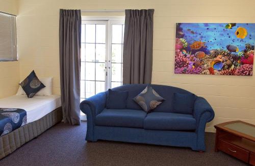 West Mackay Hotel | White Lace Motor Inn