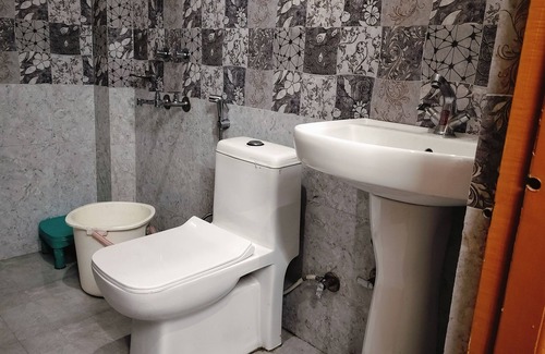 Bhagsu Nag Hotel | White Mountain By Hill Hikers