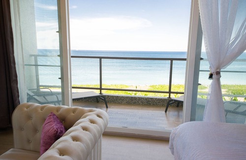 Shoufeng House | White Spray B&B