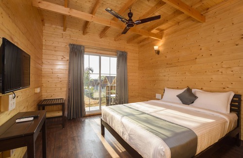 Morjim Hotel | White woods Resort & Spa