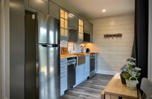 Lower LaHave House | Whitecaps Cabana for Couples