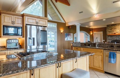 Whitefish House | WHITEFISH Large Luxury home, near GNP, near Downtown Whitefish