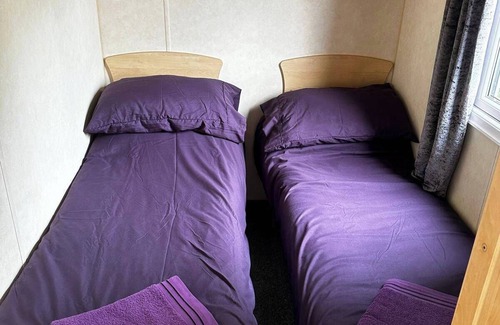 Frampton Cabin | Whitehouse farm fishery