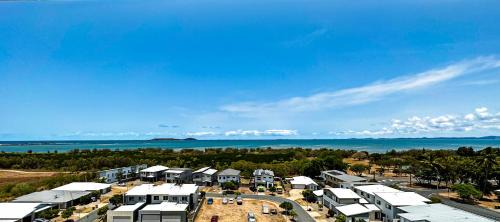 East Mackay Apartment | WhitsunStays - The Regal (2br/2bth, Central)