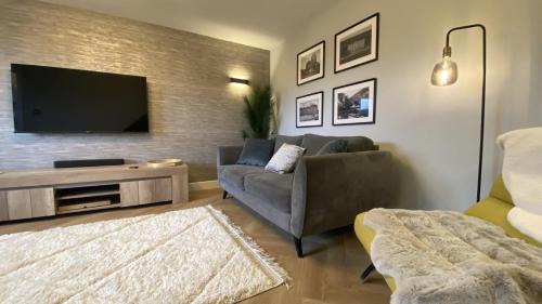 Rocester House | Whittaker Mews near Alton Towers JCB