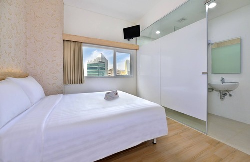 Melawai Hotel | Whiz Hotel Falatehan Jakarta