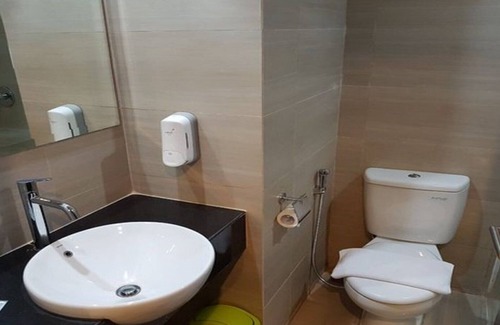 Padang Hotel | Whiz Prime Hotel Khatib Sulaiman Padang