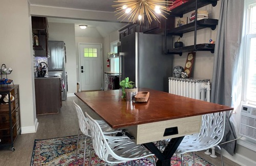 Observation Hill Apartment | Whole House with Lake and Lift Bridge Overlook for 10 Guests