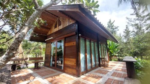 Chom Bueng House | Why Worry Homestay & Café