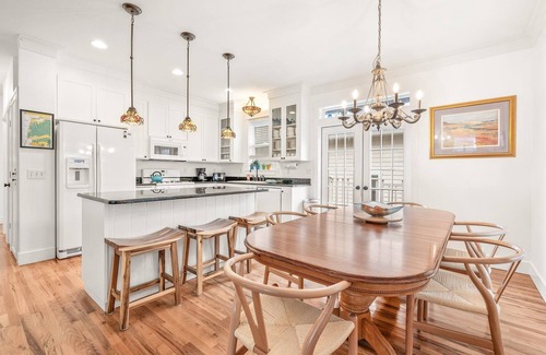 Logsden House | Wicked Anemone in Olivia Beach