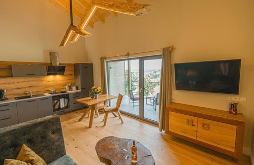 Seiffen Apartment | WIESENHEISL, BEEHIVE - ERZALM