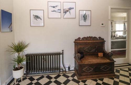 Caergeiliog House | Wig Carna