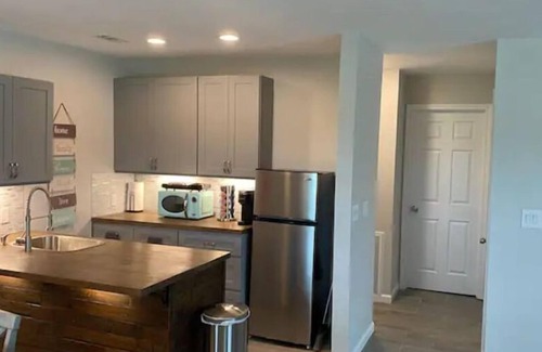 Thackerville Cottage | WILD CARD SUITE: Unit B. Casino Retreat & Pickleball court