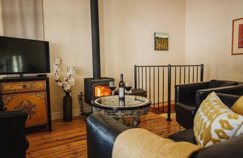 Upper Wakefield Bed & Breakfast | Wild Olive Cottage Clare Valley