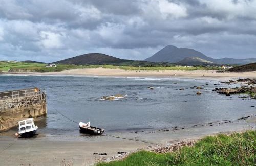 Clooncarrabaun House | Wild Rose Cottage - 3 Bedroom