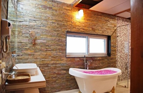 Village Hokra Resort | Wild Rose Resort and Spa