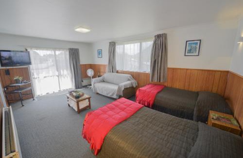 Haast Hotel | Wilderness Motel Accommodation