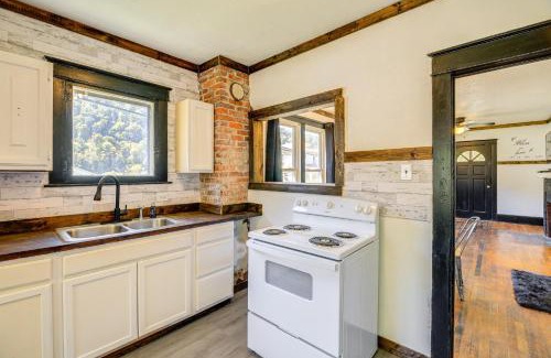 Rawl House | Williamson Cottage about 2 Mi to Town and Trails!
