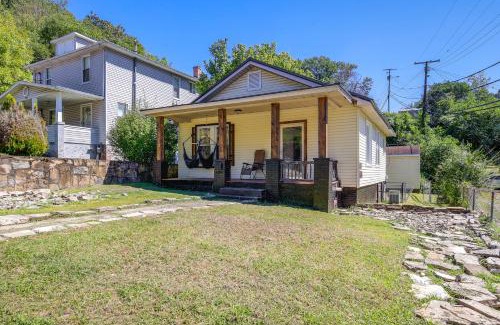 Rawl House | Williamson Cottage about 2 Mi to Town and Trails!