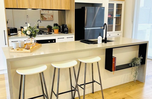 Williamstown North House | Williamstown Townhouse: Sanctuary on the Wetlands