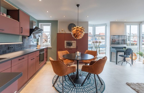 Zentrum Apartment | Willkommen an Ihrem Logenplatz Direkt am Idyllischen Husumer Hafen!