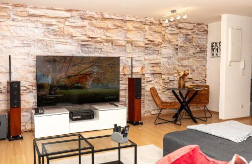 Herrenberg Apartment | Willkommen im Taros Home - Deluxe Apartment, der Wohlfühl Oase mit Balkon, HiFi Music, Coffee, 3 Betten und Homeoffice Platz