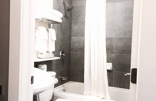 Truro Hotel | Willow Bend Motel